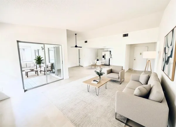 $2,500 | 10616 Leafy Way, Orlando, FL 32821