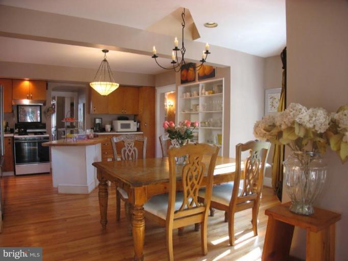 6410 Pinehurst Road Baltimore, MD 21212 - Photo 12 of 30 KITCHEN VIEW FROM FAMILY ROOM