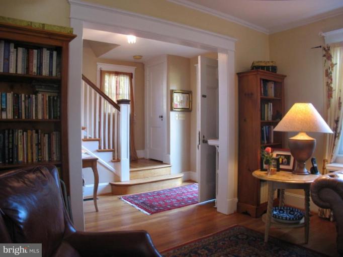 6410 Pinehurst Road Baltimore, MD 21212 - Photo 3 of 30 VIEW OF ENTRY HALL FROM LIVING ROOM