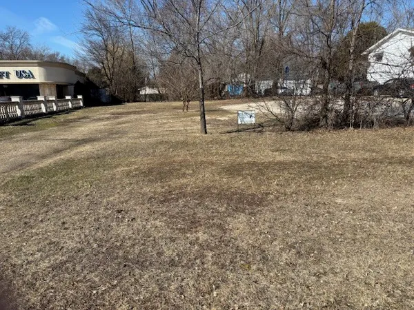 $295,000 | 6740 Route 83 Route, Darien, IL 60561