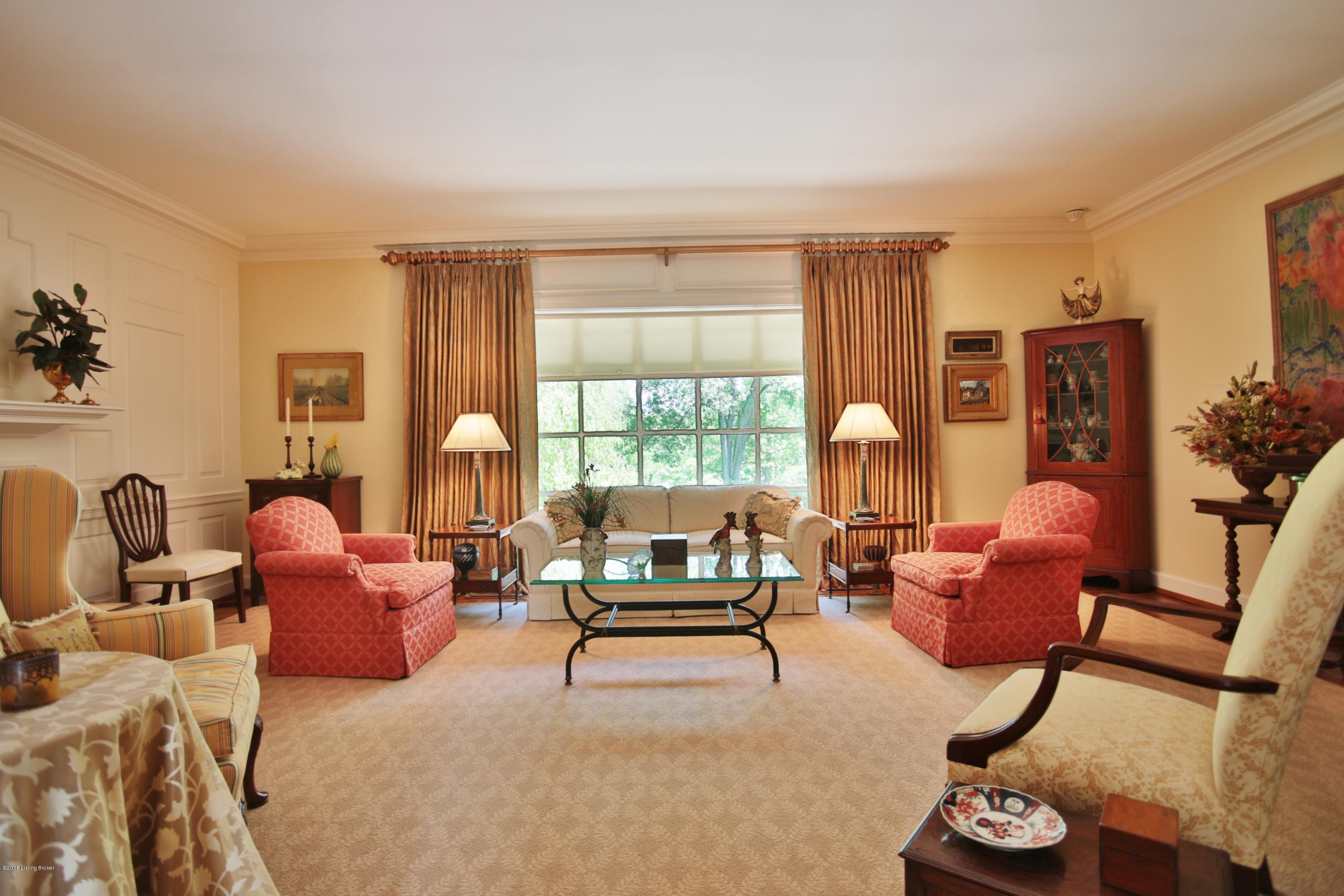 197 Westwind Road Louisville, KY 40207 - Photo 4 of 40 Living room