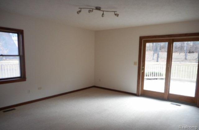 3565 Gregory Road Lake Orion, MI 48359 - Photo 19 of 39 DSCN3387.jpg