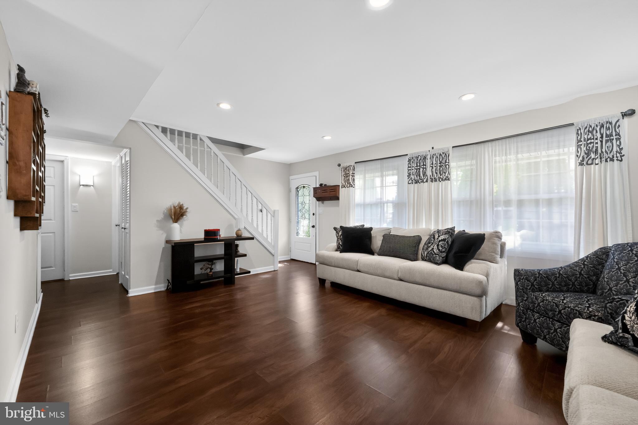 88 Cobalt Cross Road Levittown, PA 19057 - Photo 6 of 30