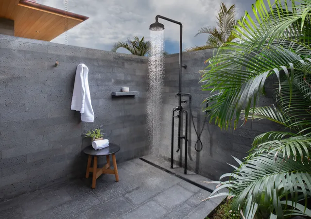 a view of outdoor space with a kitchen