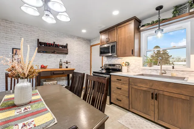 $259,900 | 115 3rd Street Southeast, Plainview, MN 55964