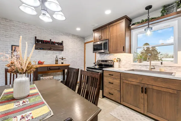 $254,900 | 115 3rd Street Southeast, Plainview, MN 55964