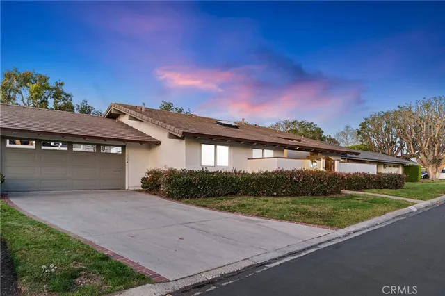 $6,500 | 2111 Vista Dorado, Newport Beach, CA 92660