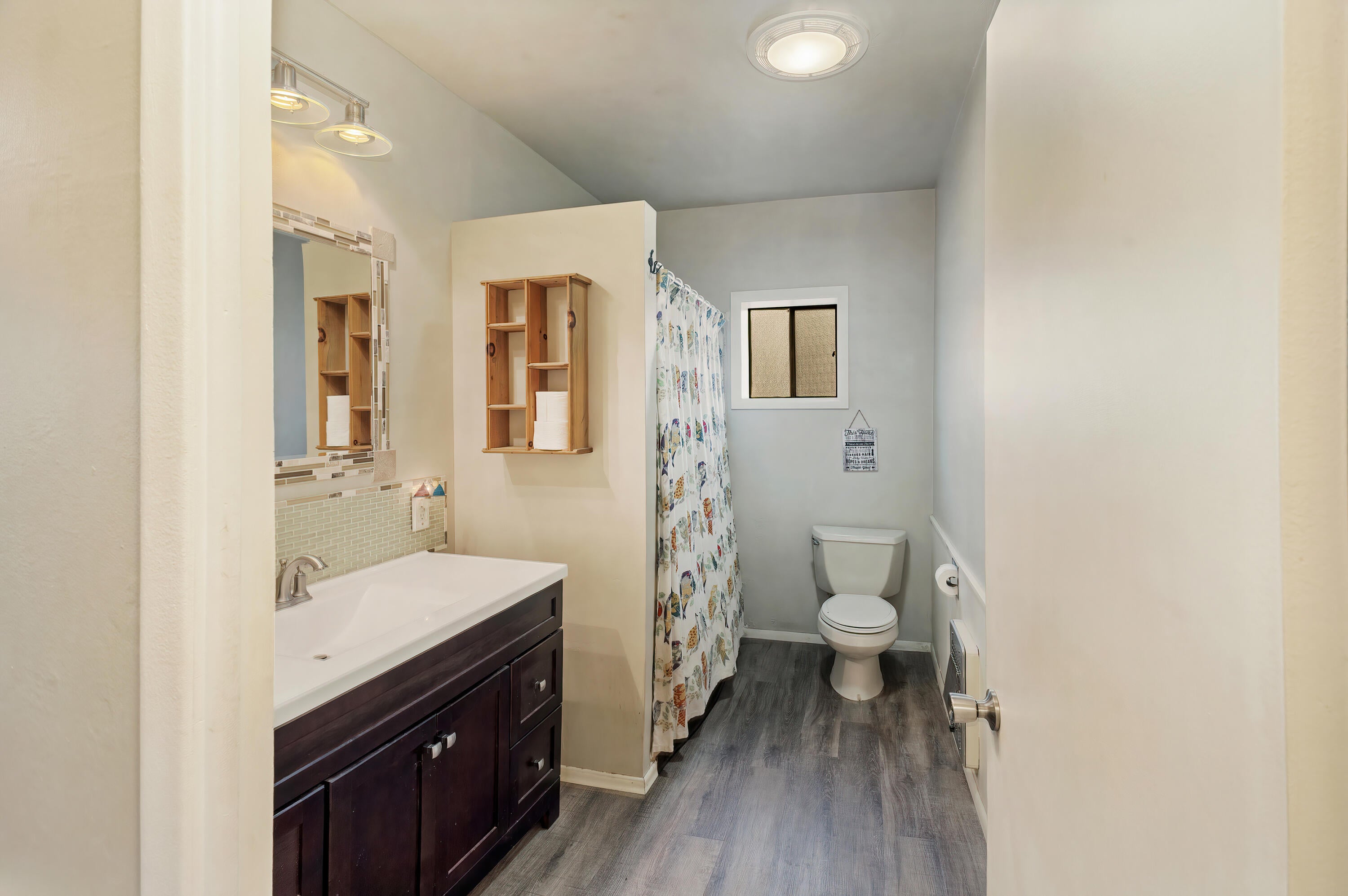 61855 Pettigrew Road Bend, OR 97702 - Photo 15 of 32 Main Bath