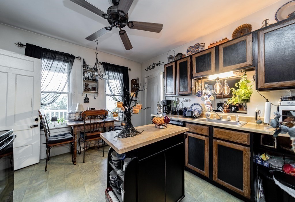 321-323 Orange Street Springfield, MA 01108 - Photo 15 of 42 Gallery Image 15