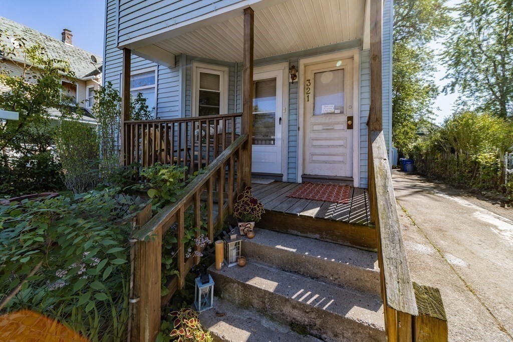 321-323 Orange Street Springfield, MA 01108 - Photo 17 of 42 Gallery Image 17