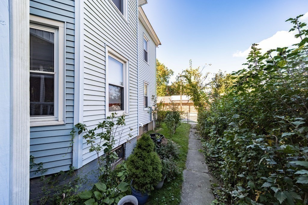 321-323 Orange Street Springfield, MA 01108 - Photo 42 of 42 Gallery Image 42
