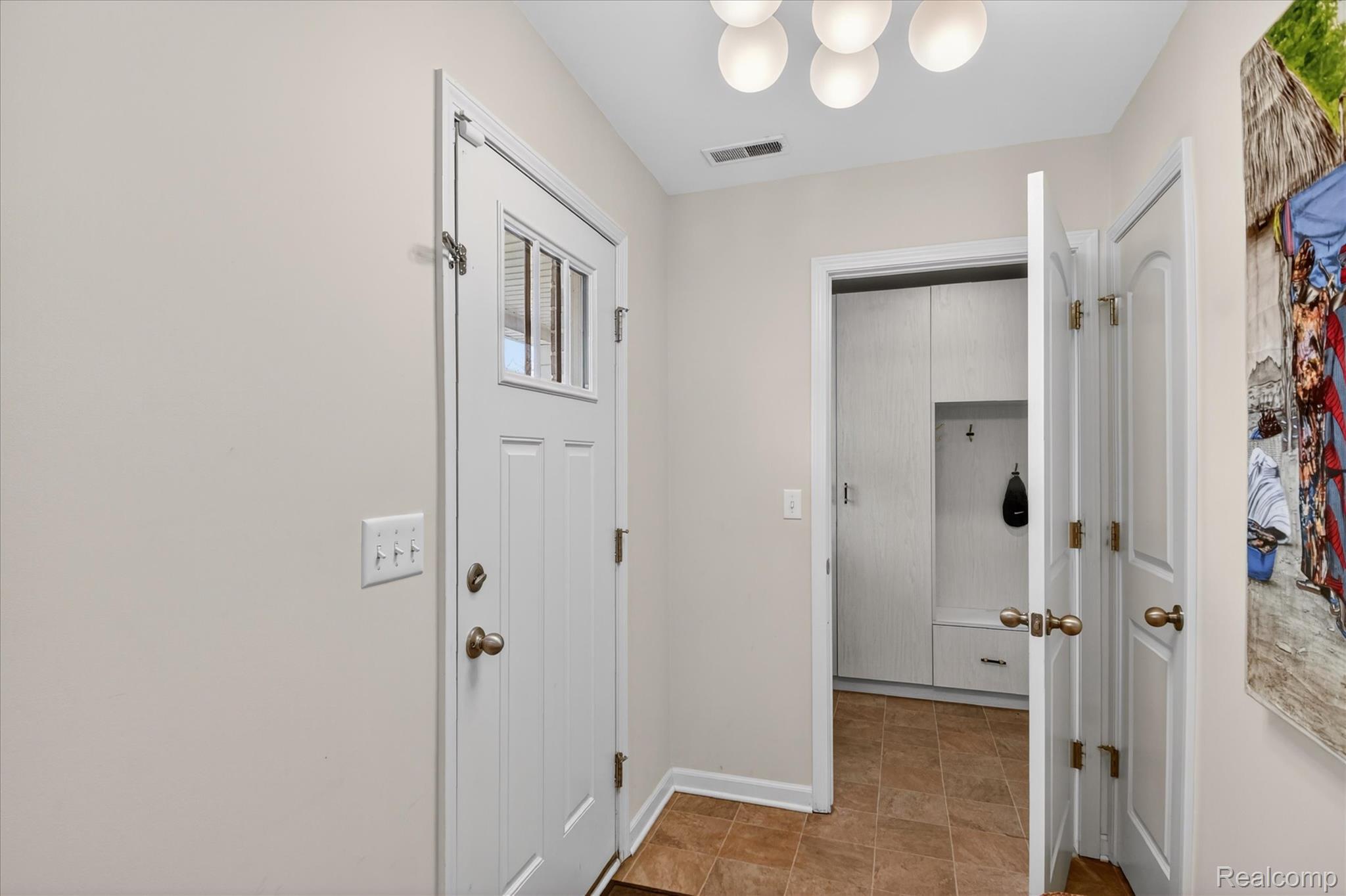2500 Normandy Road, Unit 2 Royal Oak, MI 48073 - Photo 3 of 35