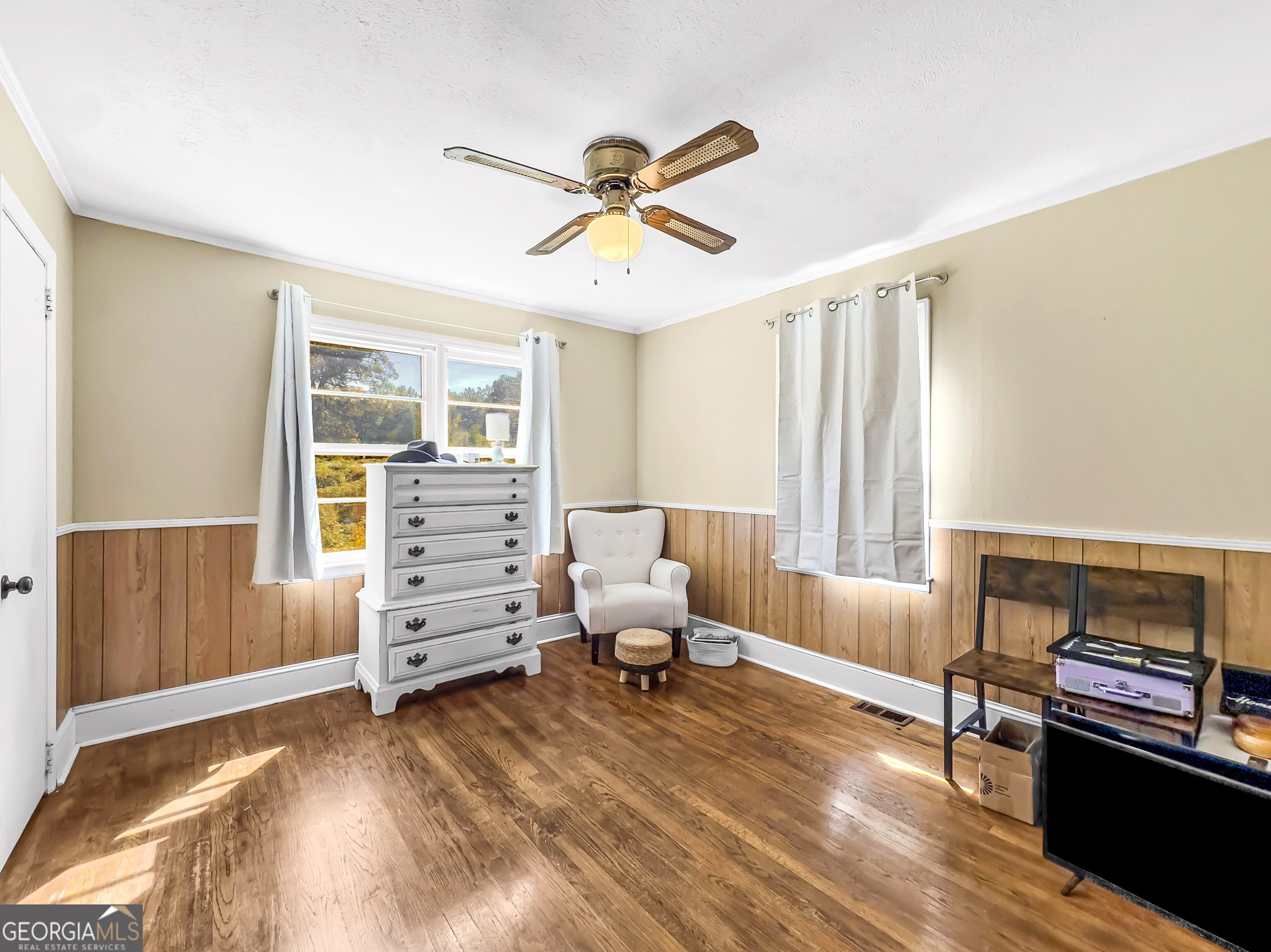 145 Apple Road Thomaston, GA 30286 - Photo 35 of 43 a living room with furniture and a window