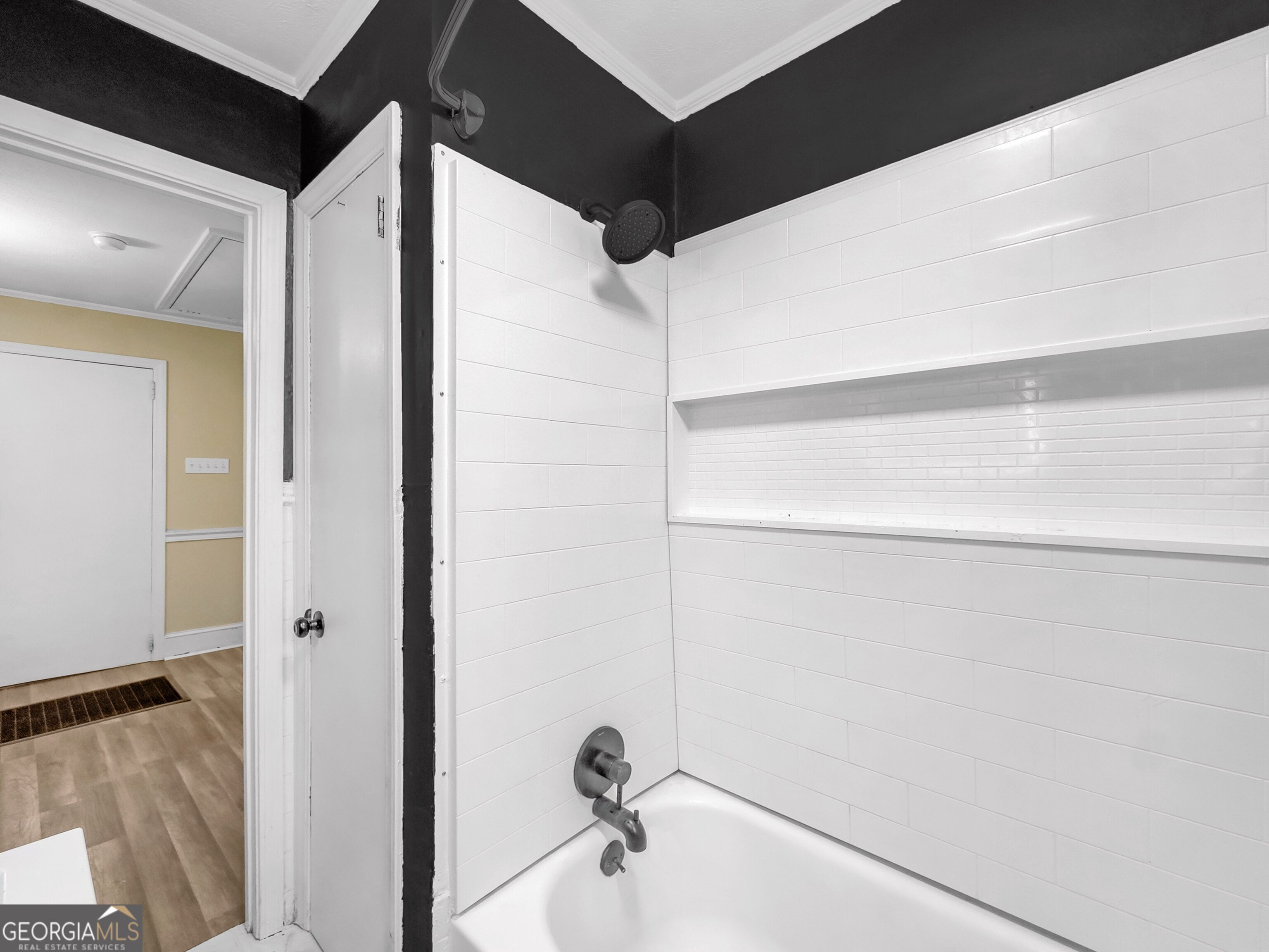 145 Apple Road Thomaston, GA 30286 - Photo 41 of 43 a bathroom with a bathtub