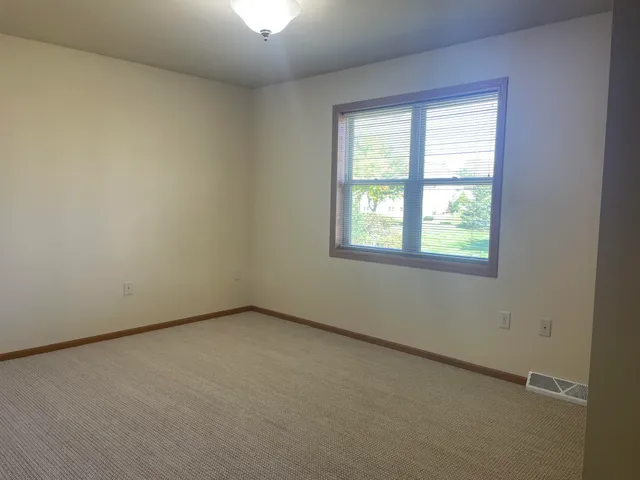 $2,100 | 2635 Parkfield Drive, West Bend, WI 53090