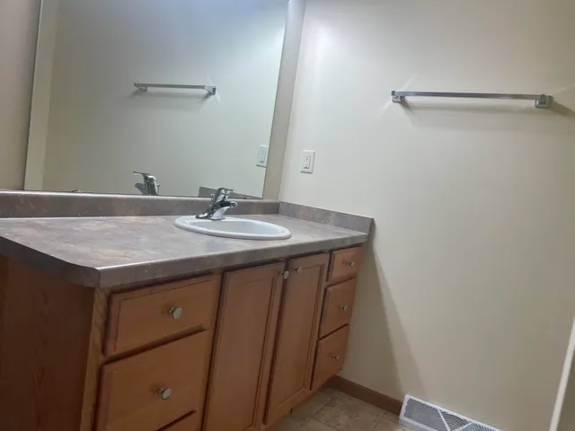 $2,100 | 2635 Parkfield Drive, West Bend, WI 53090