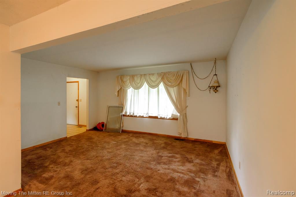 50274 Bog Road Belleville, MI 48111 - Photo 3 of 49 Gallery Image 3
