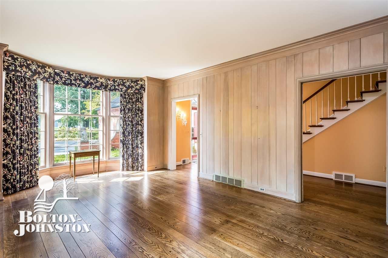 360 Provencal Road Grosse Pointe, MI 48236 - Photo 4 of 78 Library