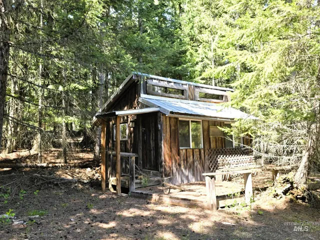 $575,000 | 68 Panorama Drive, Lenore, ID 83541