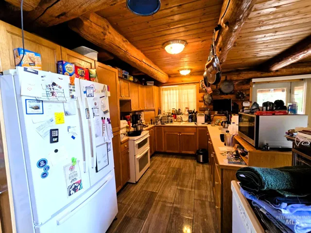 $575,000 | 68 Panorama Drive, Lenore, ID 83541