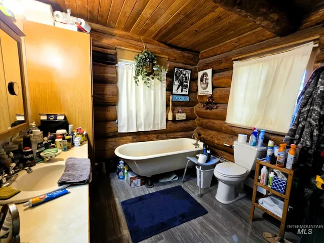 $575,000 | 68 Panorama Drive, Lenore, ID 83541