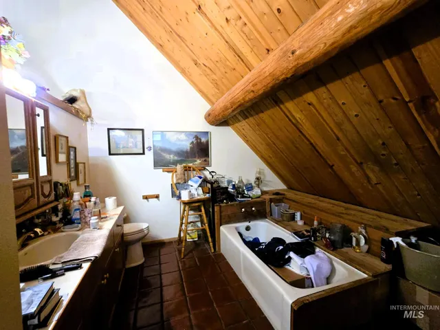 $575,000 | 68 Panorama Drive, Lenore, ID 83541