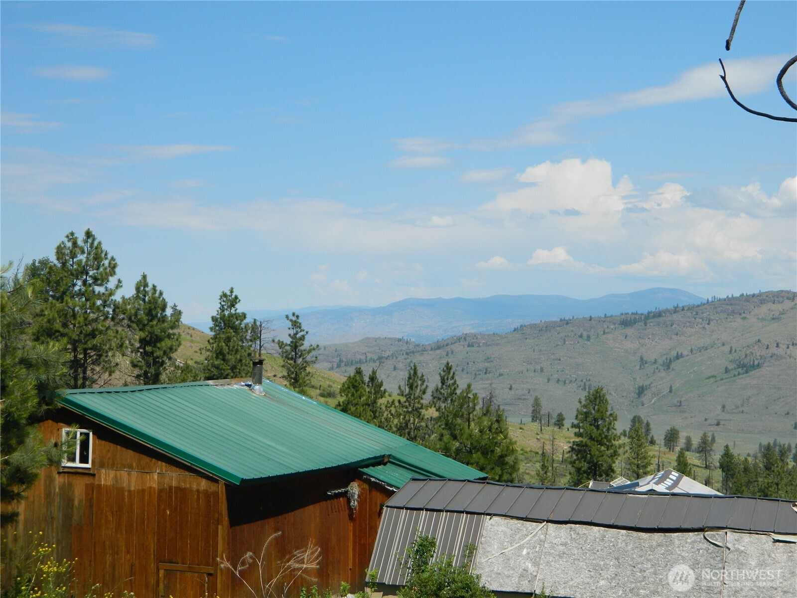 428 5 Mile Road Tonasket, WA 98855 - Photo 5 of 11