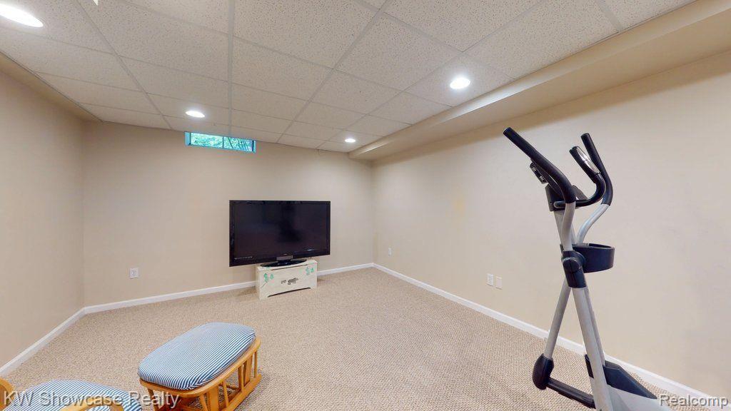 917 Rambling Drive Rochester Hills, MI 48307 - Photo 32 of 47