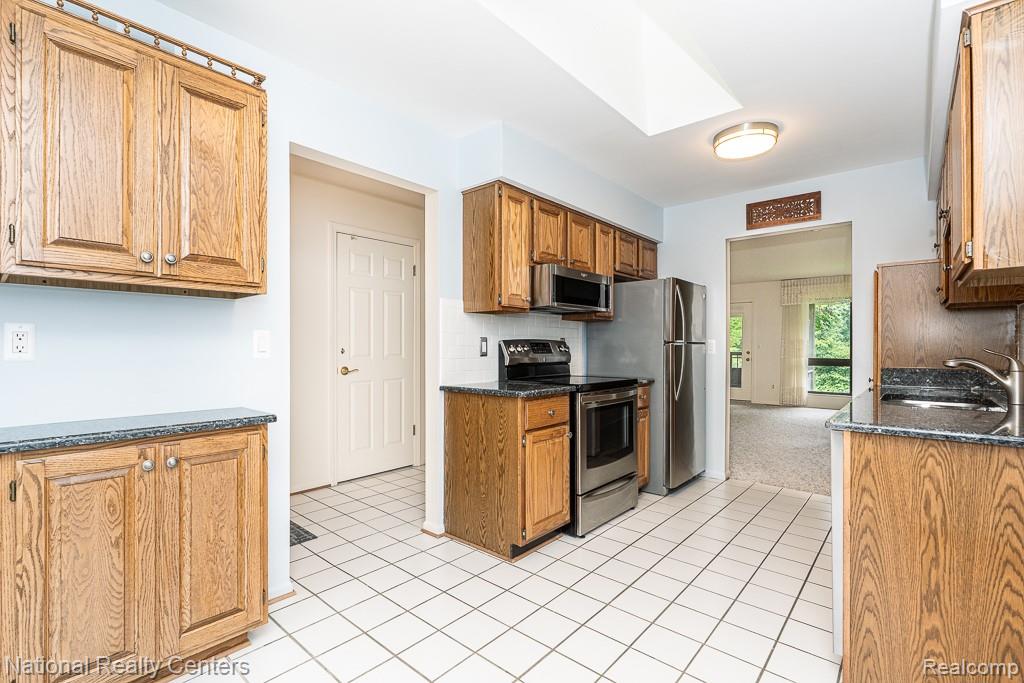 906 Wexford Way, Unit 3 Rochester Hills, MI 48307 - Photo 9 of 25