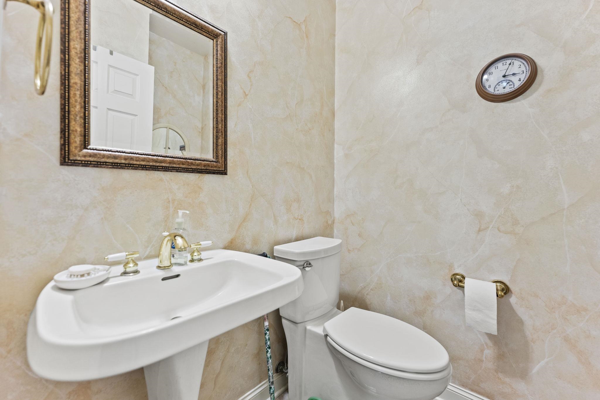 638 Roxbury Road Rockford, IL 61107 - Photo 11 of 40