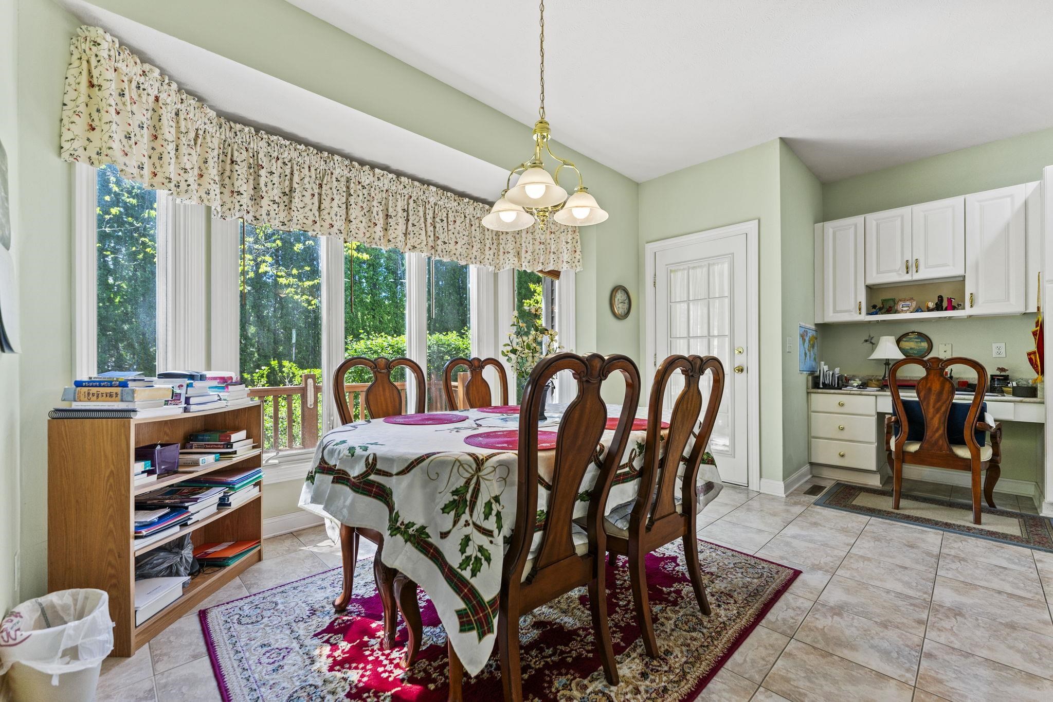 638 Roxbury Road Rockford, IL 61107 - Photo 12 of 40