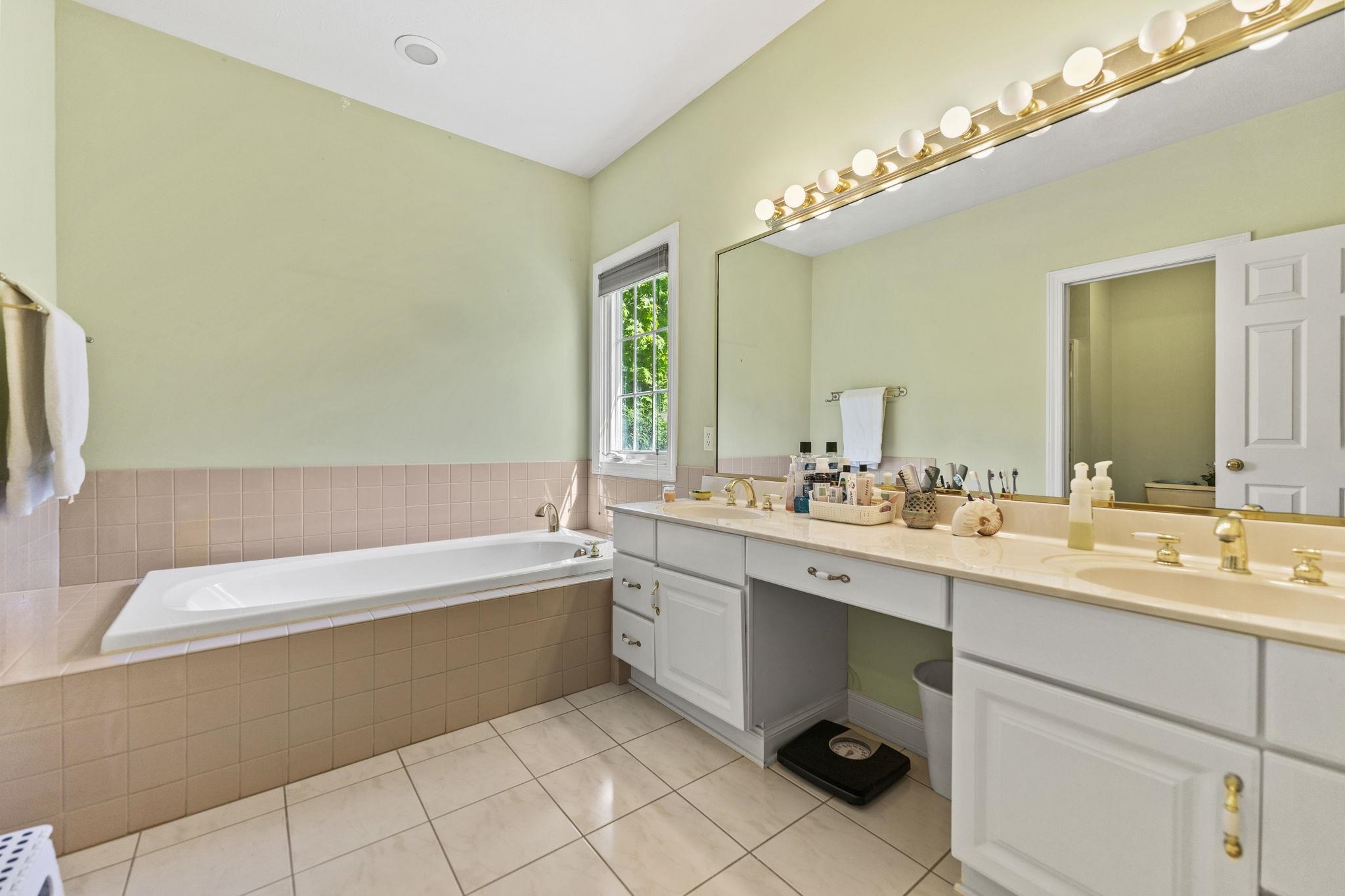 638 Roxbury Road Rockford, IL 61107 - Photo 20 of 40
