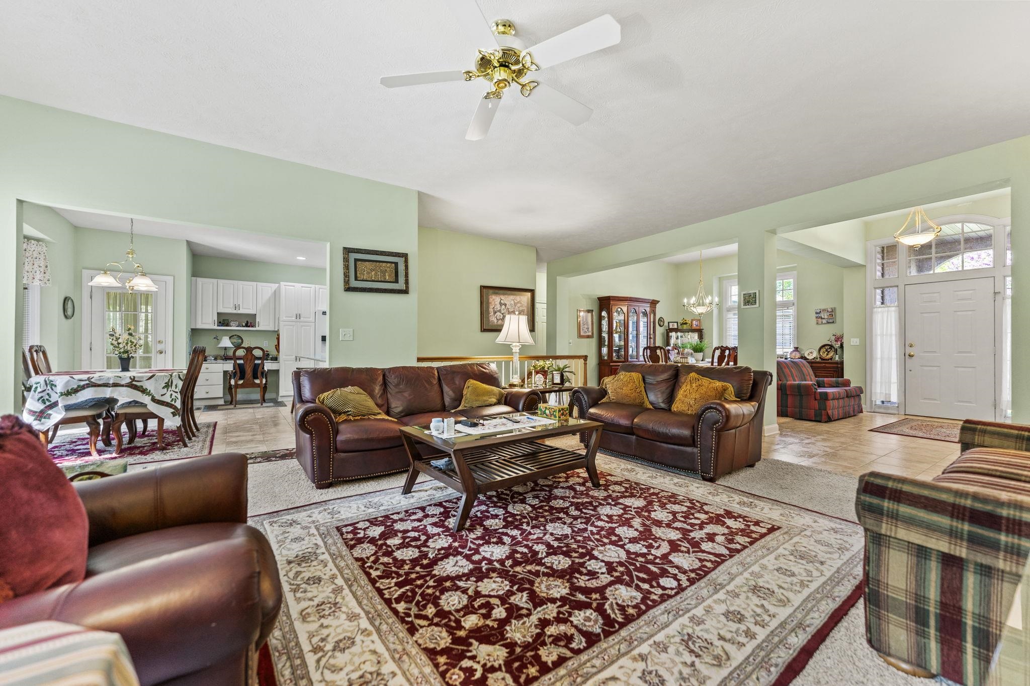 638 Roxbury Road Rockford, IL 61107 - Photo 8 of 40