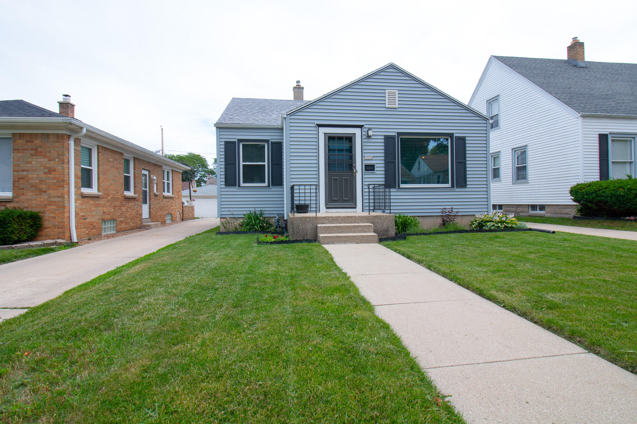 2924 South 46th Street Milwaukee, WI 53219 - Photo 2 of 22 IMG_2382