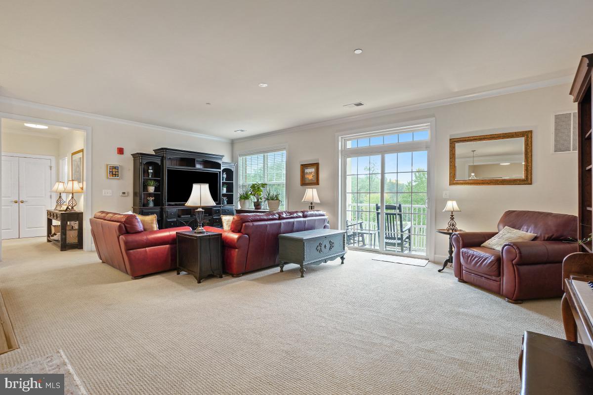 10530 Resort Road, Unit 209 Ellicott City, MD 21042 - Photo 23 of 44 Living Area