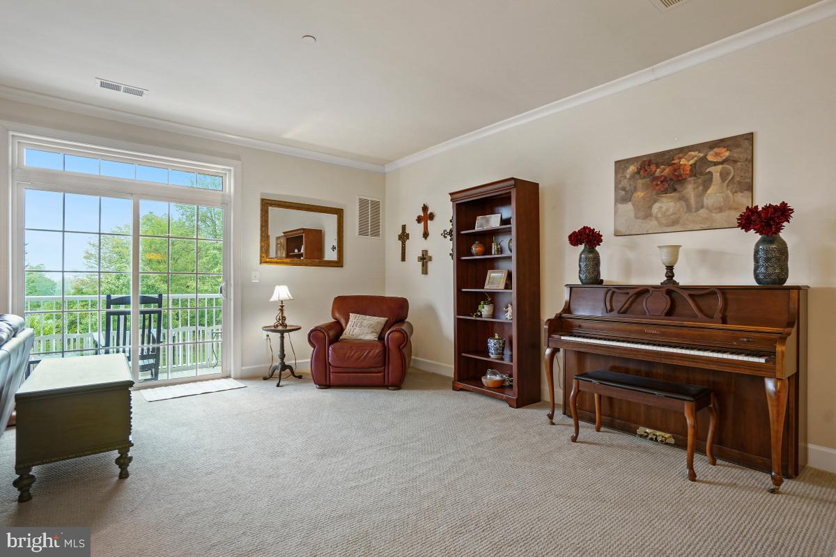10530 Resort Road, Unit 209 Ellicott City, MD 21042 - Photo 25 of 44 Living Area
