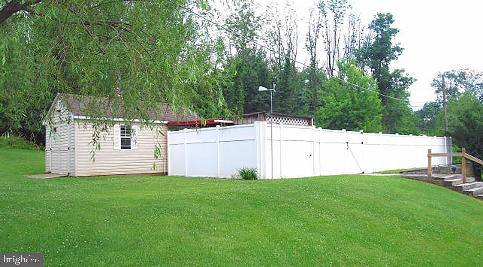 2323 Alsace Road Reading, PA 19604 - Photo 40 of 49 Pool enclosure