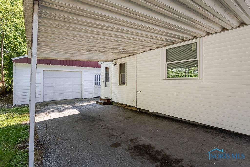 6034 Bay Shore Road Oregon, OH 43616 - Photo 4 of 35 Gallery Image 4