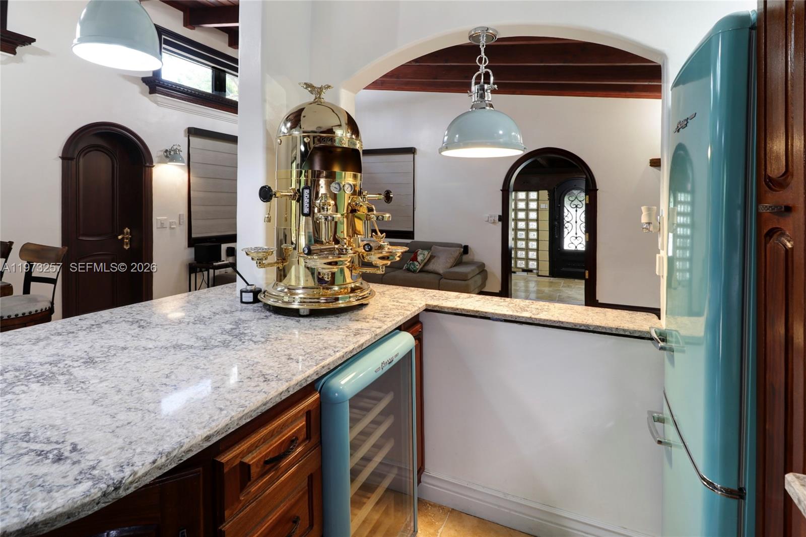 550 Quail Avenue Miami Springs, FL 33166 - Photo 4 of 34