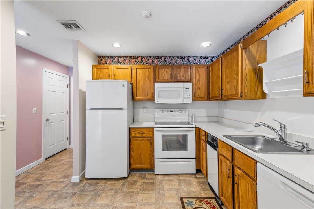 3524 West Shore Road, Unit 1003 Warwick, RI 02886 - Photo 11 of 28 Gallery Image 11