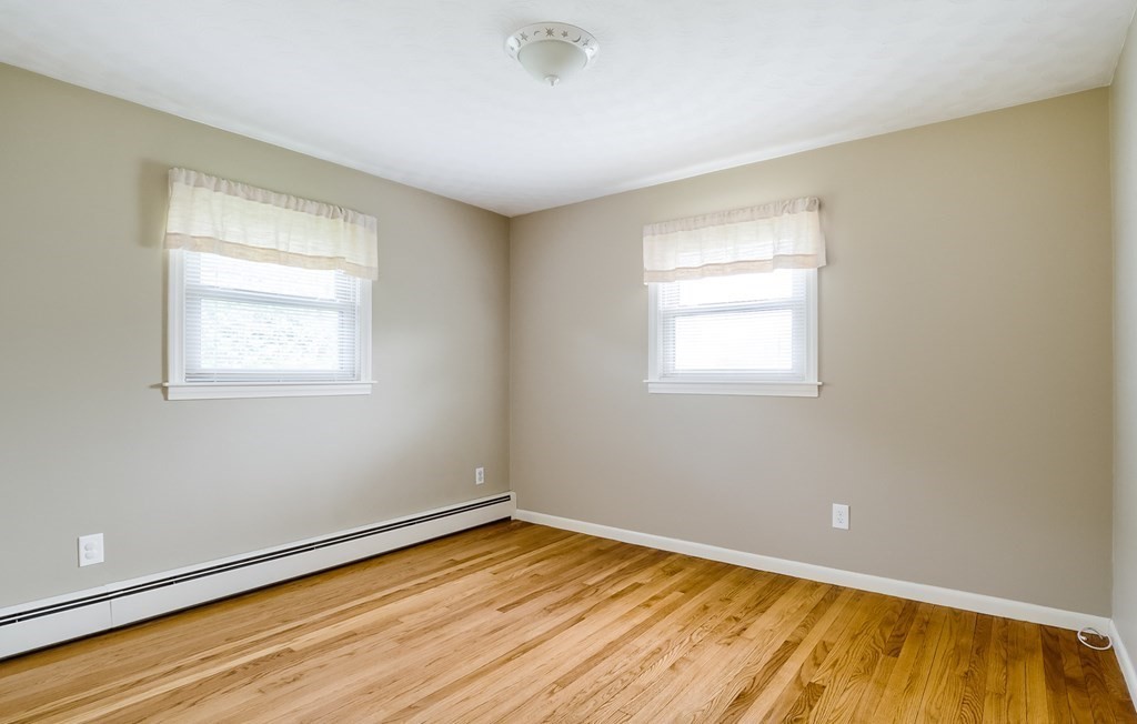 41 Thornton Road Worcester, MA 01606 - Photo 12 of 27 Gallery Image 12