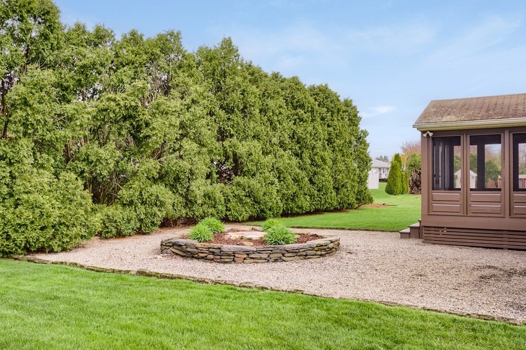 41 Thornton Road Worcester, MA 01606 - Photo 22 of 27 Gallery Image 22