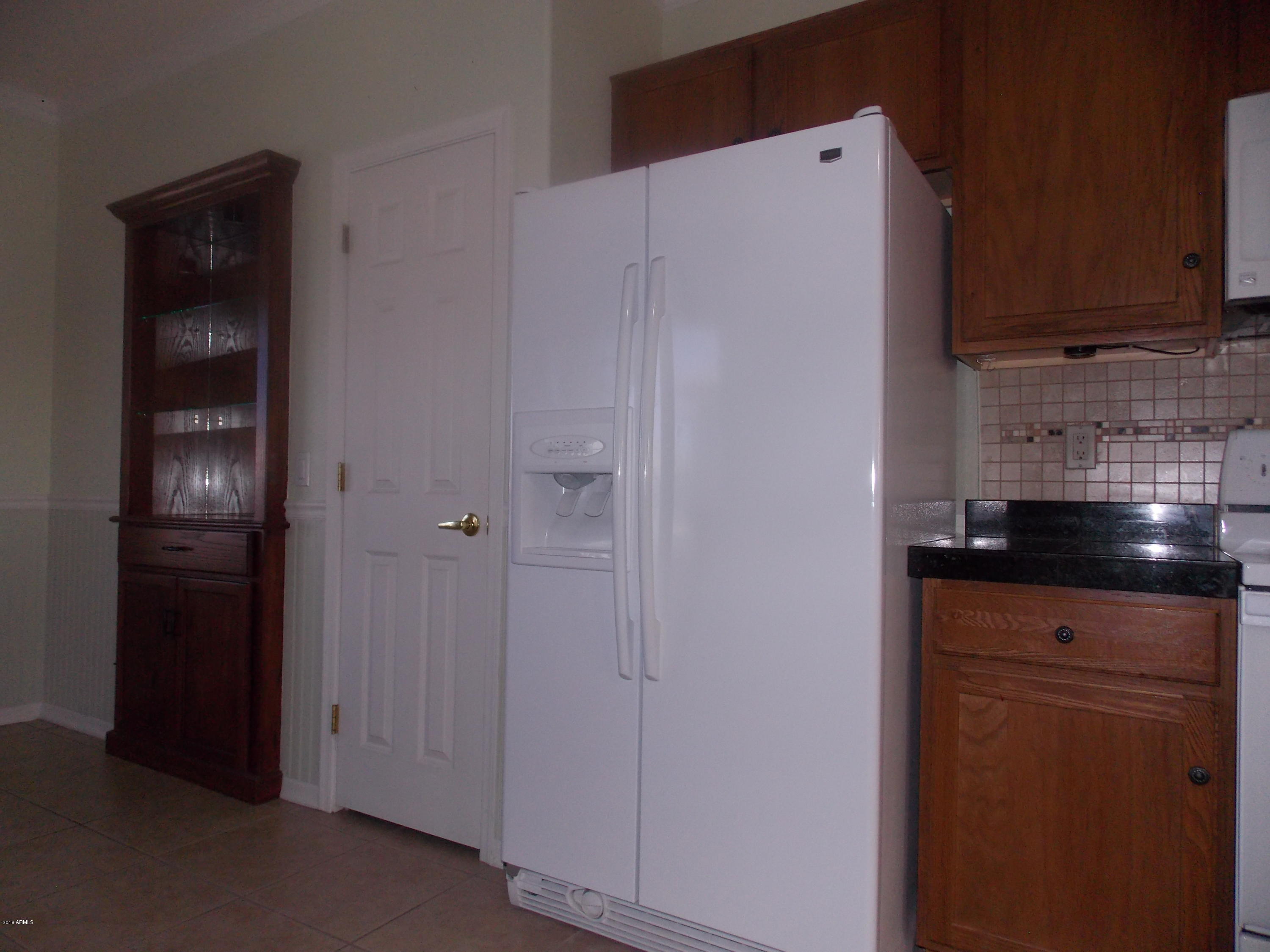 1841 East Sycamore Road Casa Grande, AZ 85122 - Photo 3 of 17 Kitchen