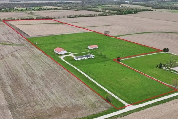 $900,000 | 2136 North 34th Road, Ottawa, IL 61350