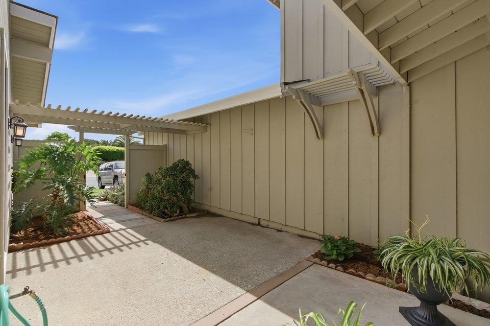 480 Ridgemark Drive Hollister, CA 95023 - Photo 4 of 37