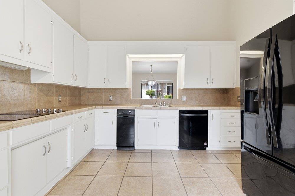 480 Ridgemark Drive Hollister, CA 95023 - Photo 9 of 37