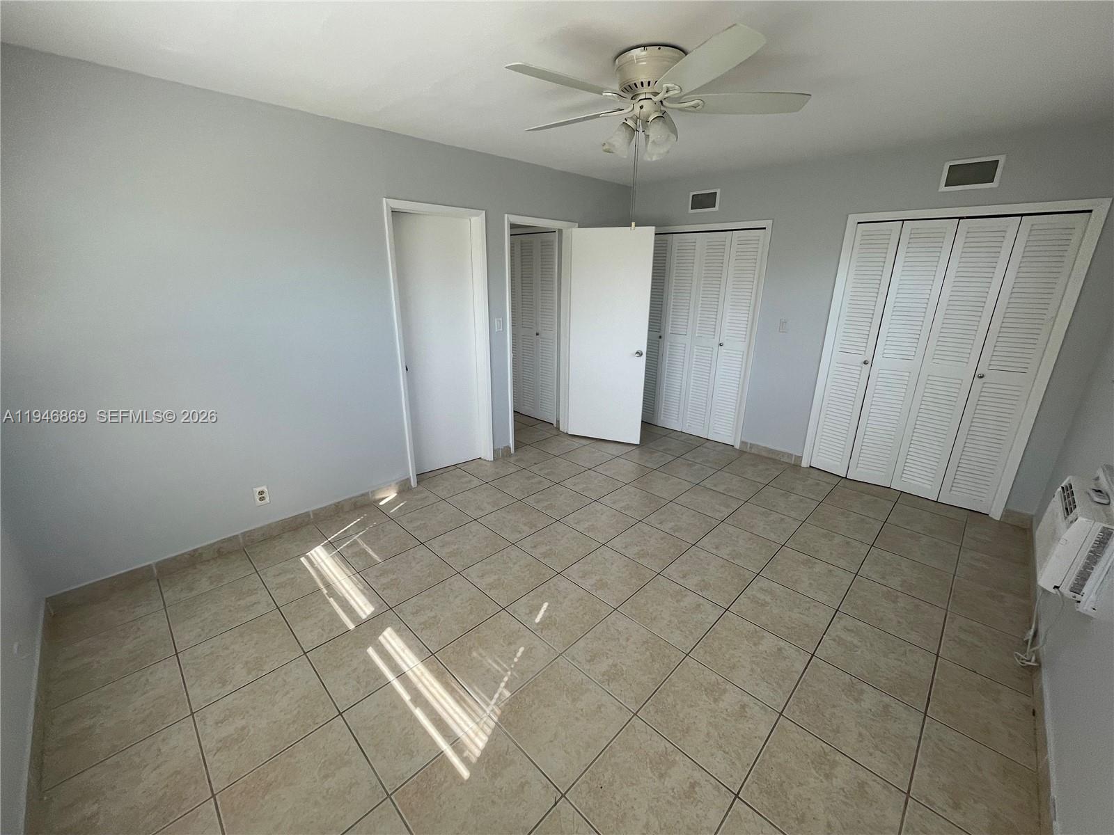 5550 Northeast 20th Terrace, Unit 3 Fort Lauderdale, FL 33308 - Photo 9 of 14 a view of an empty room