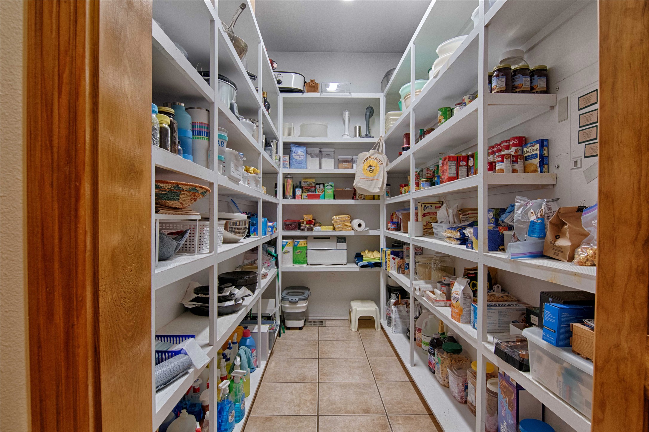 7755 Fm 1295 Moulton, TX 77975 - Photo 22 of 39 a room with lots of books