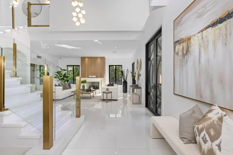 $5,999,995 | 620 Coral Way, Fort Lauderdale, FL 33301