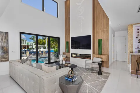 $5,999,995 | 620 Coral Way, Fort Lauderdale, FL 33301